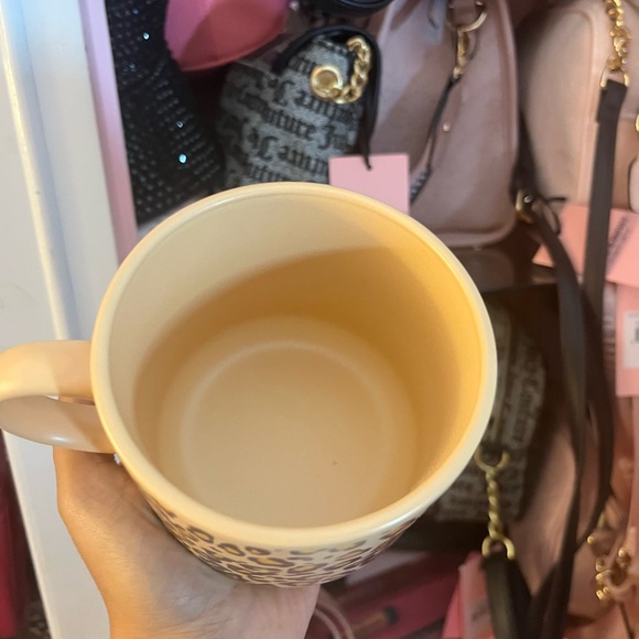 Sold Leopard mug new in box - Picture 2 of 2